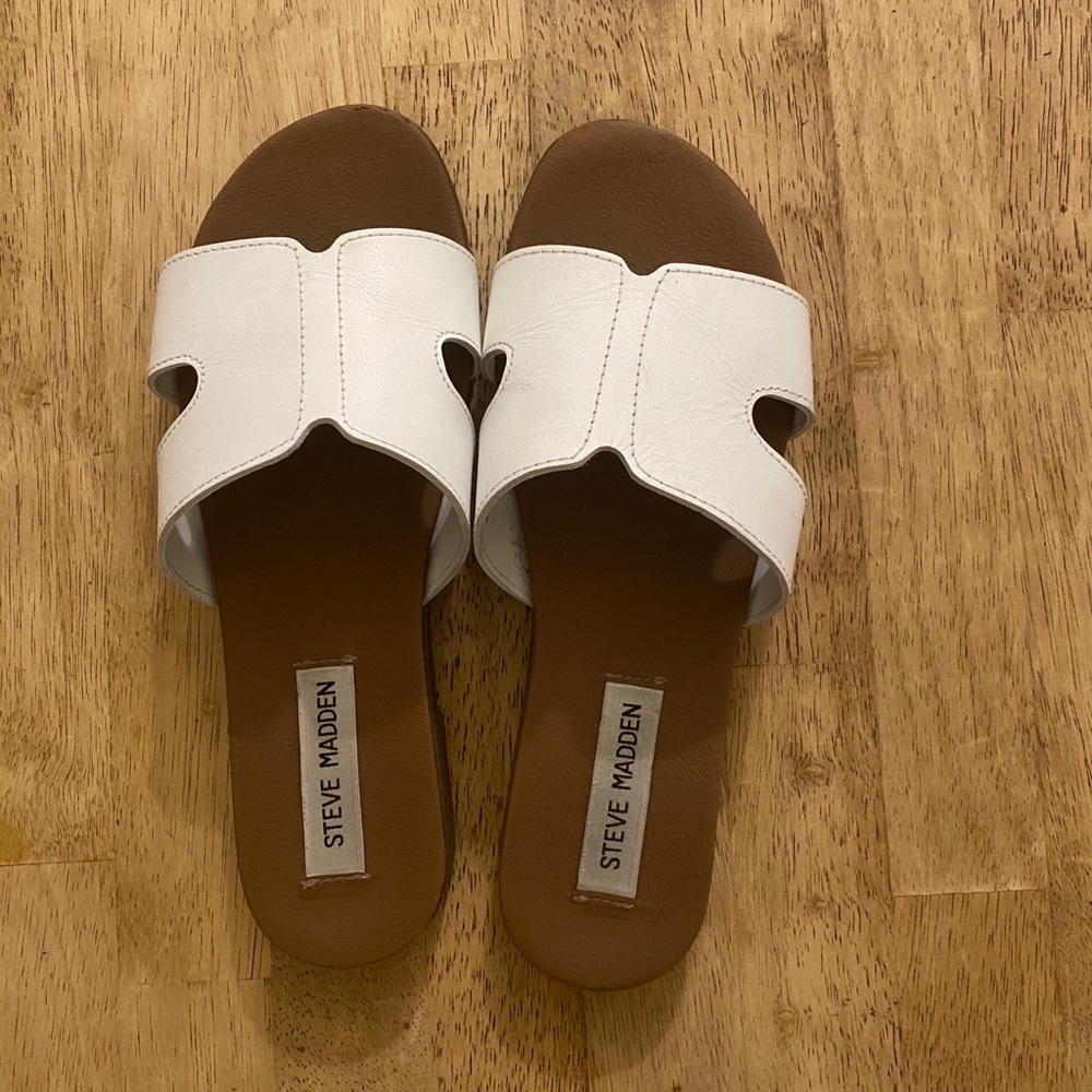 Steve Madden Greece Sandal